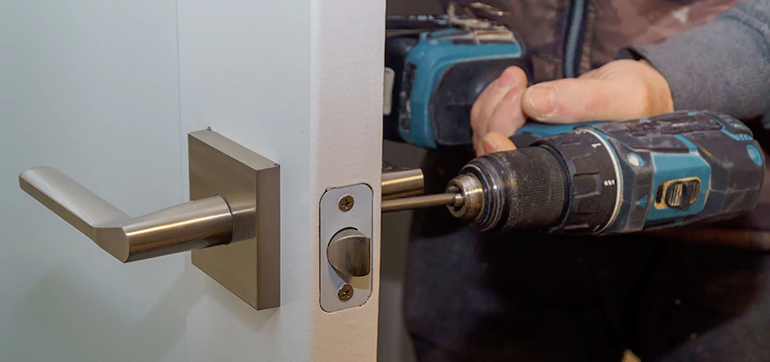 Broken Door Handle Lock Repair in Fountain Valley, California